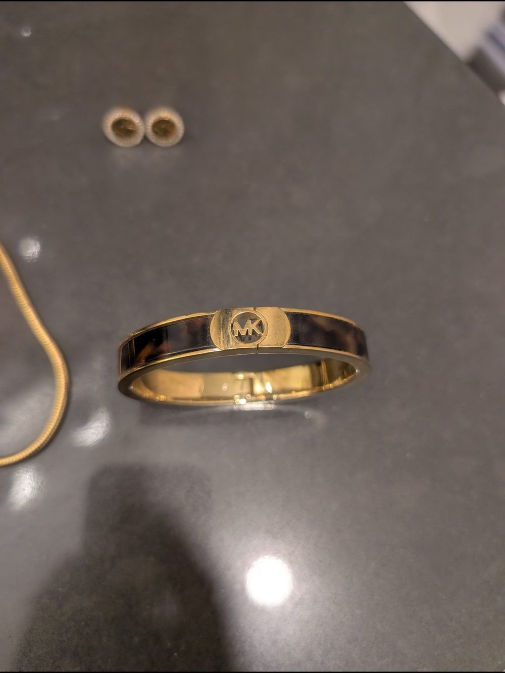Michael Kors Gold Tone Tortoise Horn Pendant Necklace, Bracelet and Earrings - Picture 2 of 11